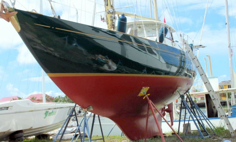 Classic, elegant and well-performing hull, moderate long keel Classic, elegant and well-performing hull, moderate long keel